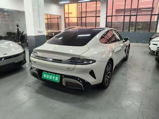 Xiaomi SU7 — Фото автомобиля 6