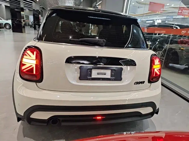 MINI Hatch — Фото автомобиля 5