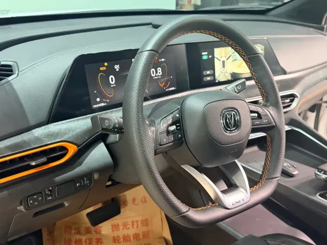Changan UNI-T — Фото автомобиля 11