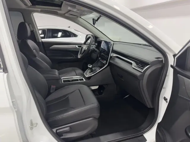 Haval M6 — Фото автомобиля 16