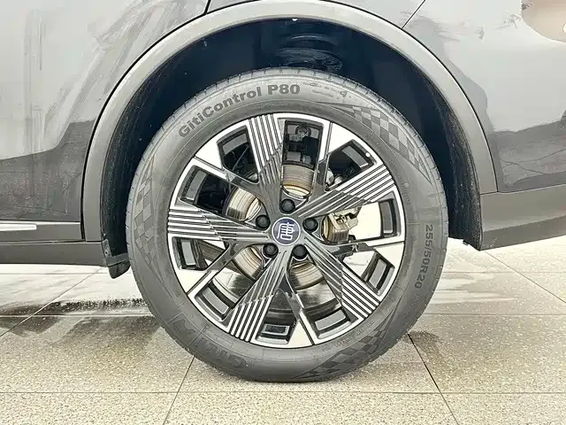 BYD Tang — Фото автомобиля 15