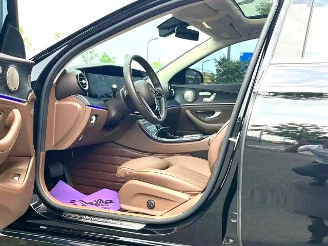Mercedes-Benz E-Class — Фото автомобиля 4