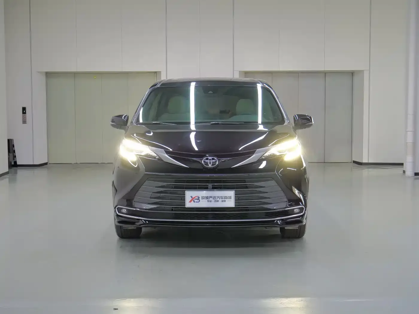 Toyota Toyota Sienna 2026 2.5L Hybrid AWD Exclusive Edition — Фото автомобиля 2