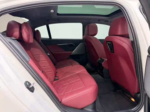 BMW 5 Series — Фото автомобиля 20