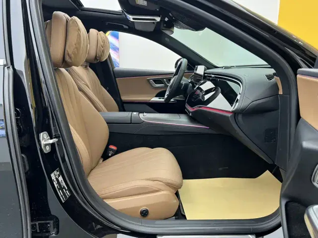 Mercedes-Benz E-Class — Фото автомобиля 20