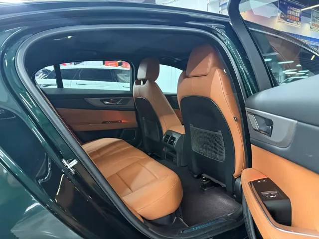 Jaguar XEL — Фото автомобиля 10