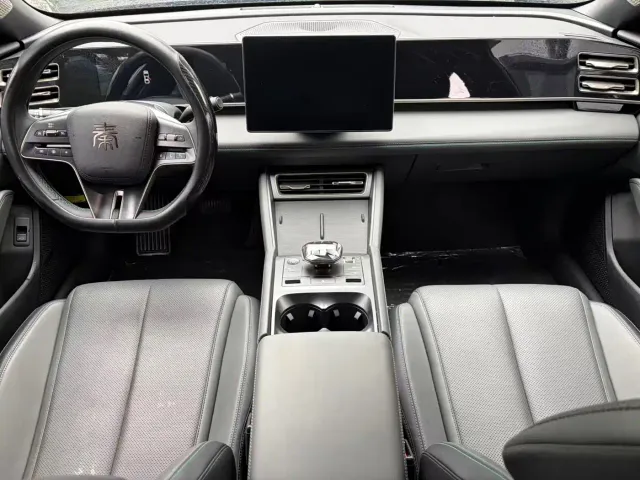 BYD Qin L — Фото автомобиля 17