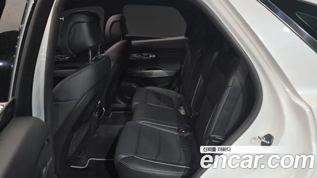 Genesis GV70 — Фото автомобиля 11