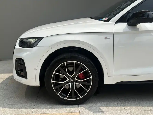 Audi Q5L — Фото автомобиля 5
