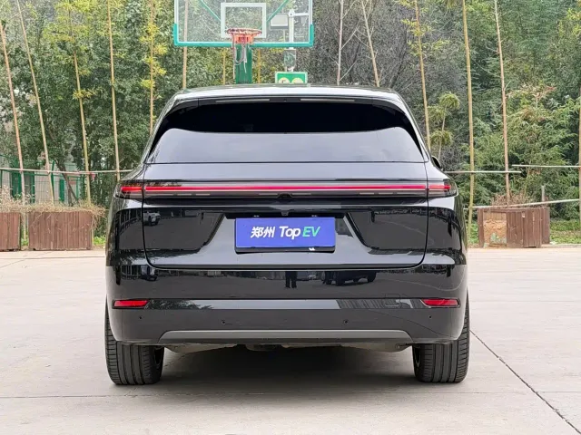 Li Auto L7 — Фото автомобиля 8
