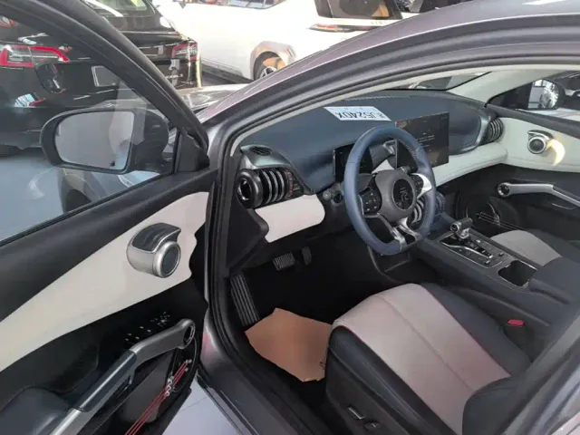 BYD Yuan PLUS — Фото автомобиля 15