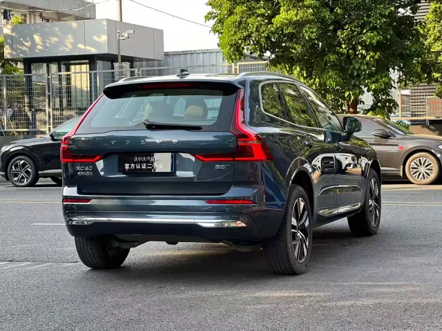 Volvo XC60 — Фото автомобиля 4