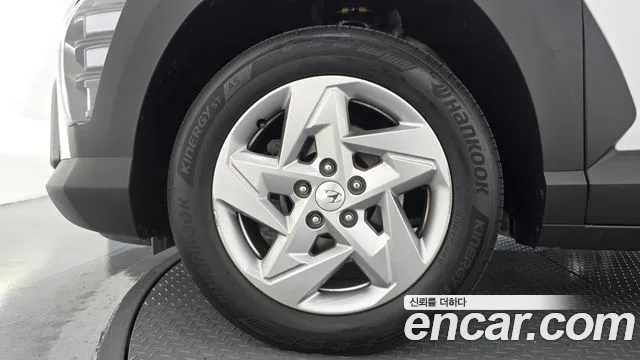 Hyundai Kona — Фото автомобиля 5