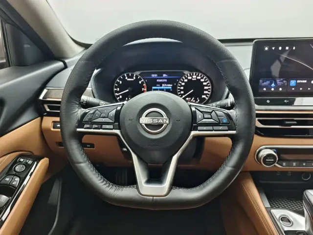 Nissan Teana — Фото автомобиля 6