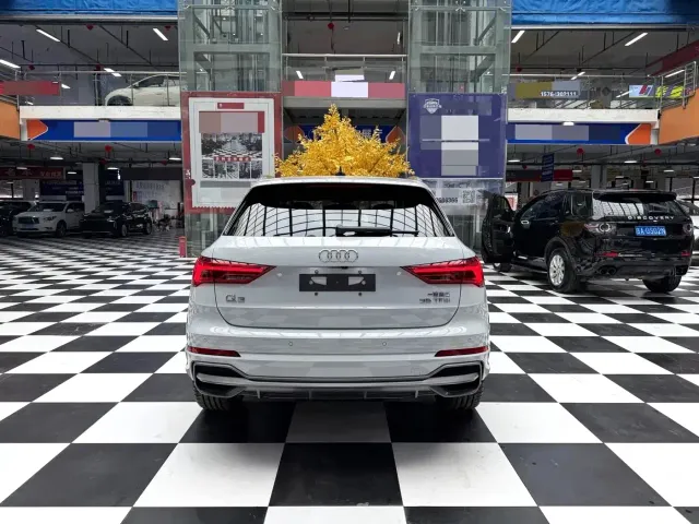 Audi Q3 — Фото автомобиля 5