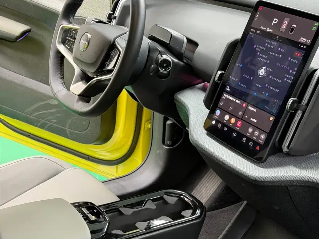 Volvo EX30 — Фото автомобиля 11