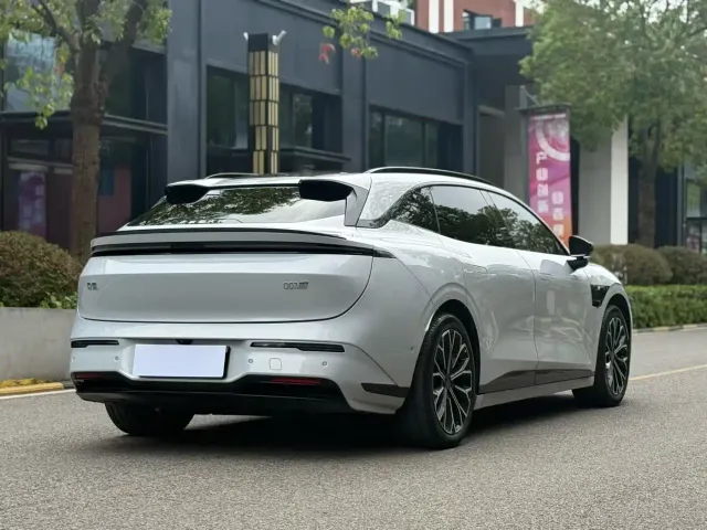 Zeekr 007 GT — Фото автомобиля 9