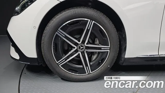 Mercedes-Benz EQE V295 — Фото автомобиля 5