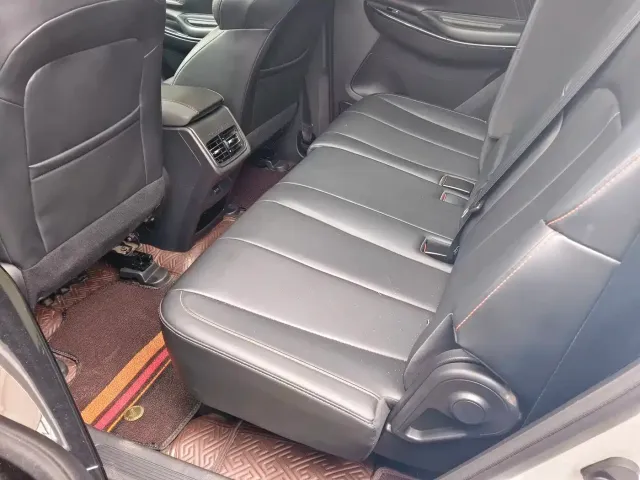 Changan Oshan Changan Oshan X7 PLUS 2022 1.5T Blue Whale Edition Auto Executive — Фото автомобиля 10