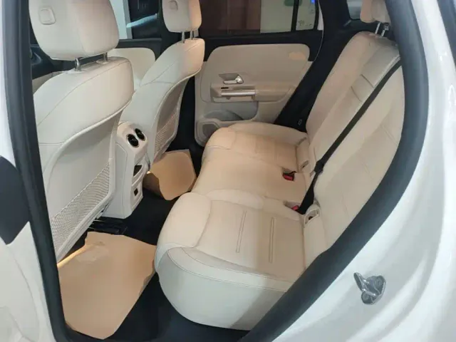 Mercedes-Benz EQA — Фото автомобиля 16