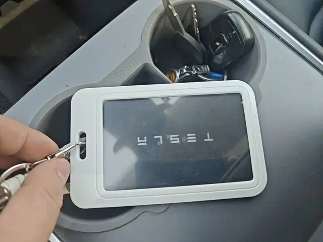 Tesla Model Y — Фото автомобиля 16