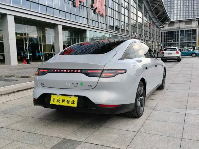Leapmotor C01 — Фото автомобиля 7