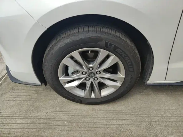 Toyota Sienna — Фото автомобиля 22