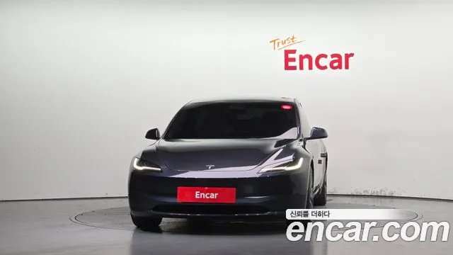 Tesla Model 3 — Фото автомобиля 3