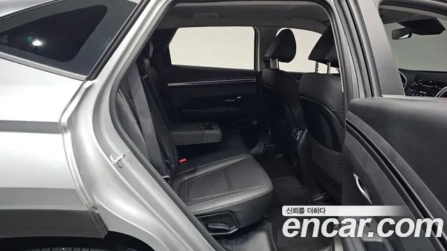 Hyundai Tucson Tucson (NX4) Бензин 1.6 турбо 2WD — Фото автомобиля 12