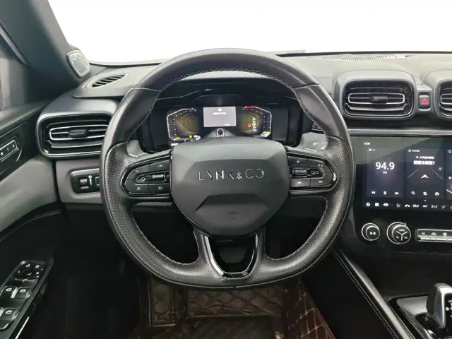 Lynk & Co 03 — Фото автомобиля 15