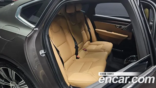 Вольво S90 — Фото автомобиля 11