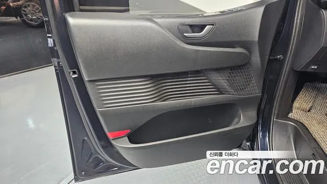 Hyundai Staria Staria — Фото автомобиля 24