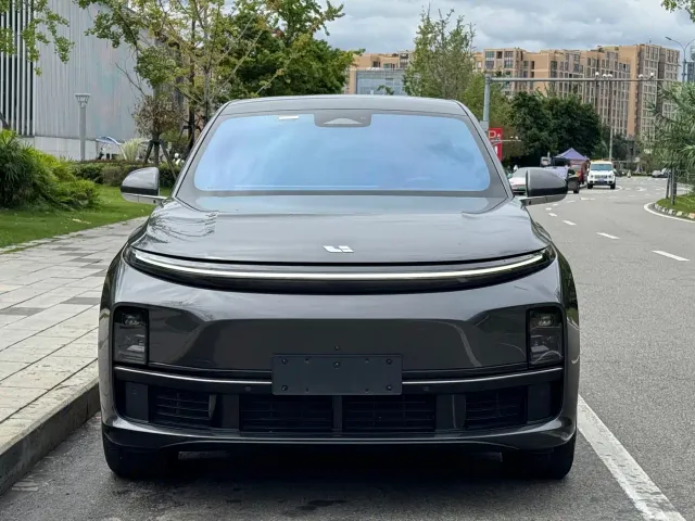 Li Auto L7 — Фото автомобиля 2
