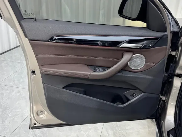 BMW X1 — Фото автомобиля 11