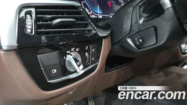 BMW 5 Series G30 — Фото автомобиля 27
