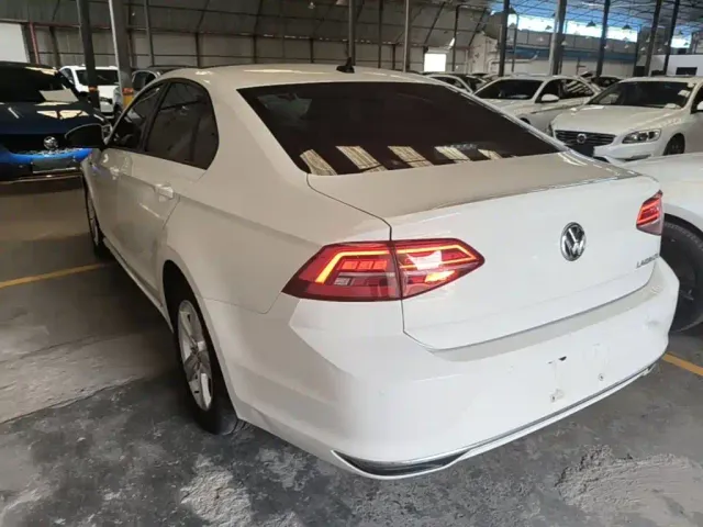 Volkswagen Lamando — Фото автомобиля 4