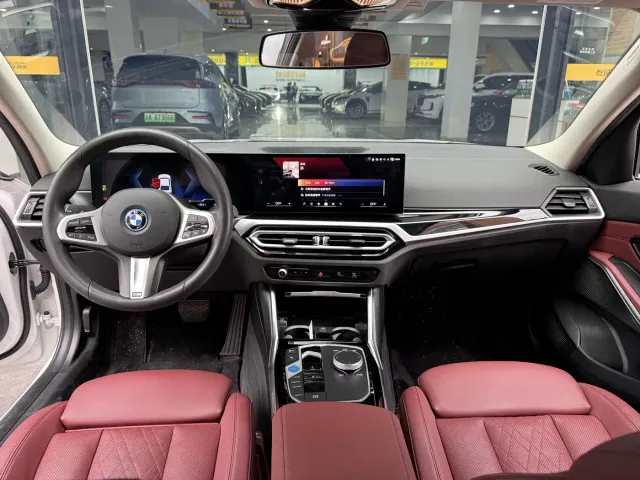 BMW i3 — Фото автомобиля 10