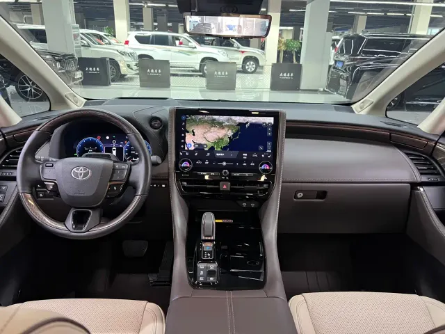 Toyota Alphard — Фото автомобиля 17