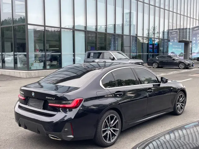 BMW 3 Series — Фото автомобиля 17