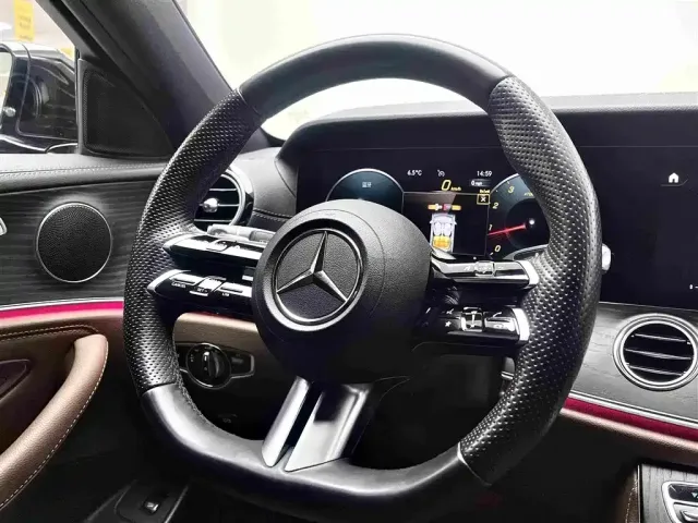 Mercedes-Benz E-Class — Фото автомобиля 12