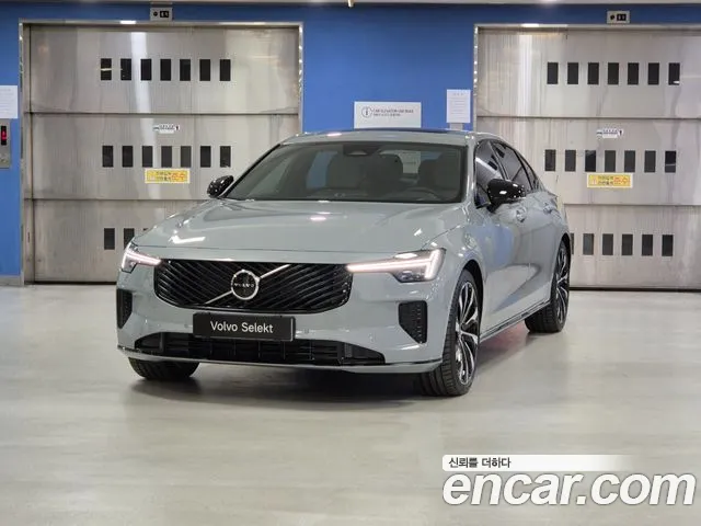 Фотография автомобиля — Volvo S90