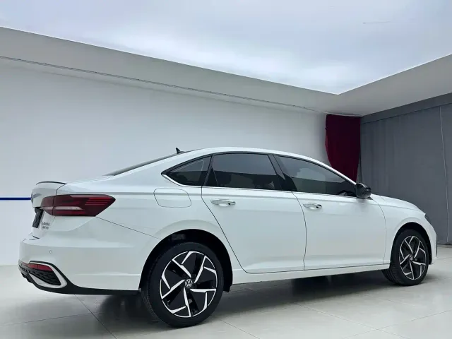 Volkswagen Lavida — Фото автомобиля 6