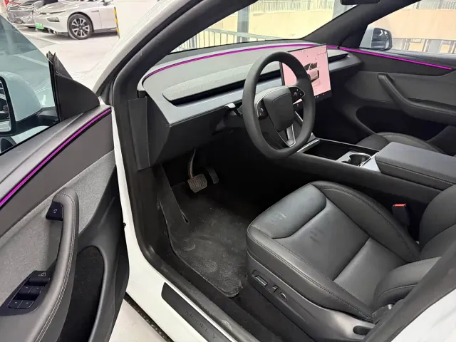 Tesla Model Y — Фото автомобиля 3
