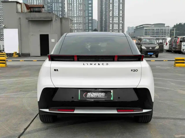 Lynk & Co Z20 — Фото автомобиля 6