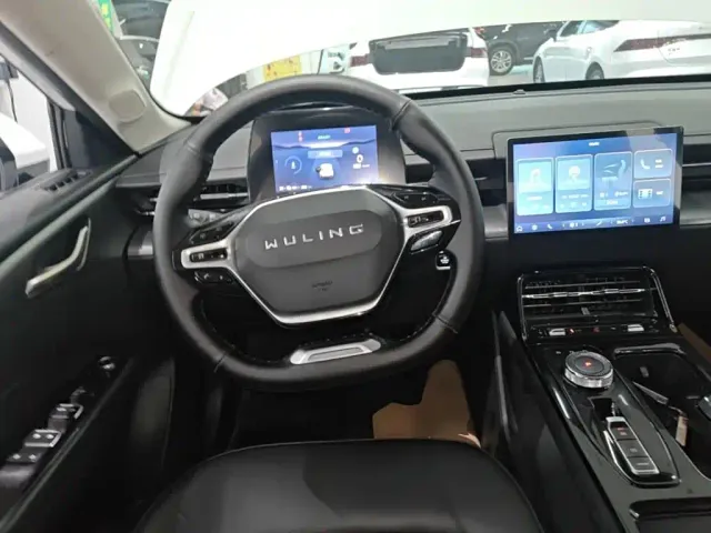 Wuling Starlight — Фото автомобиля 6