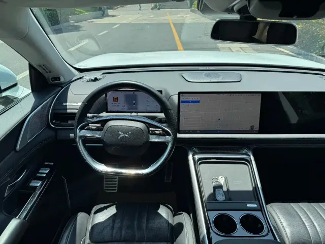 Xpeng G9 — Фото автомобиля 9