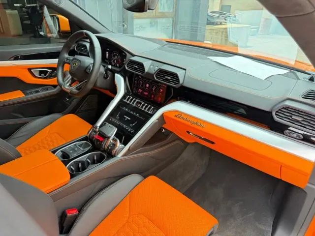 Lamborghini Urus — Фото автомобиля 25