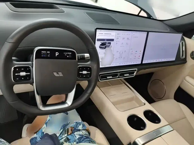 Li Auto L7 — Фото автомобиля 9