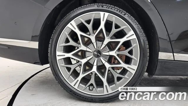 Genesis G90 — Фото автомобиля 5