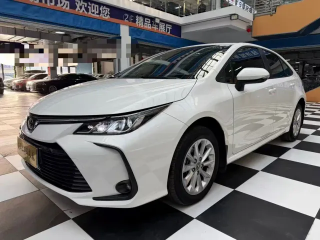 Фотография автомобиля — Toyota Corolla